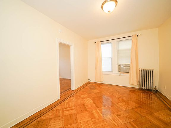 4th image of 18-45 Ditmars Blvd #1
