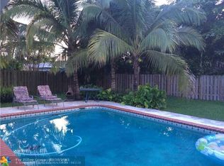 8203 SW 27th Ct, Davie, FL 33328