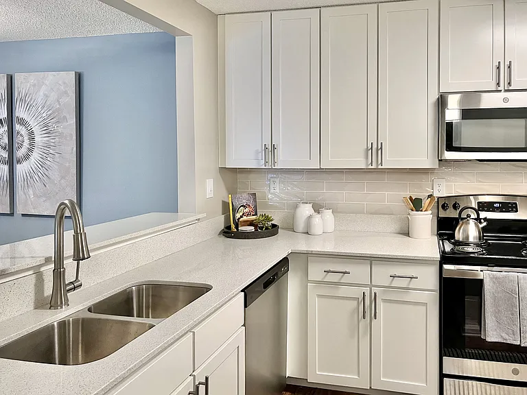 Reserve at Park Place Apartment Homes — Photo 13