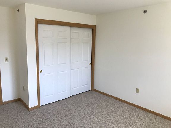 5th image of 8935 S Wood Creek Dr #105