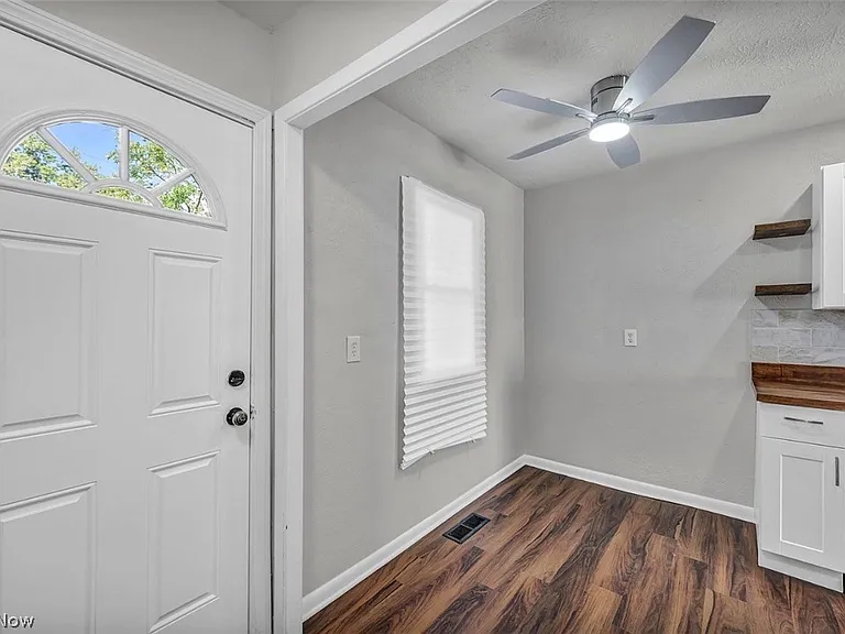 12508 Sobieski Ave — Photo 9