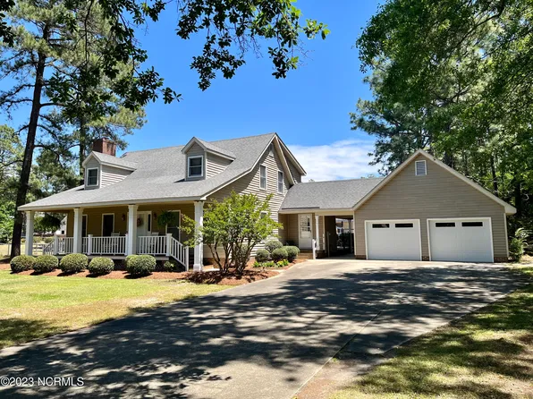 8121 Dornoch Circle, Laurinburg, NC 28352