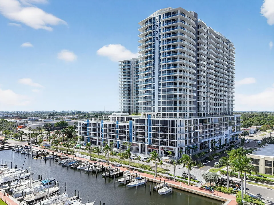 220 Lake Shore Dr #1906