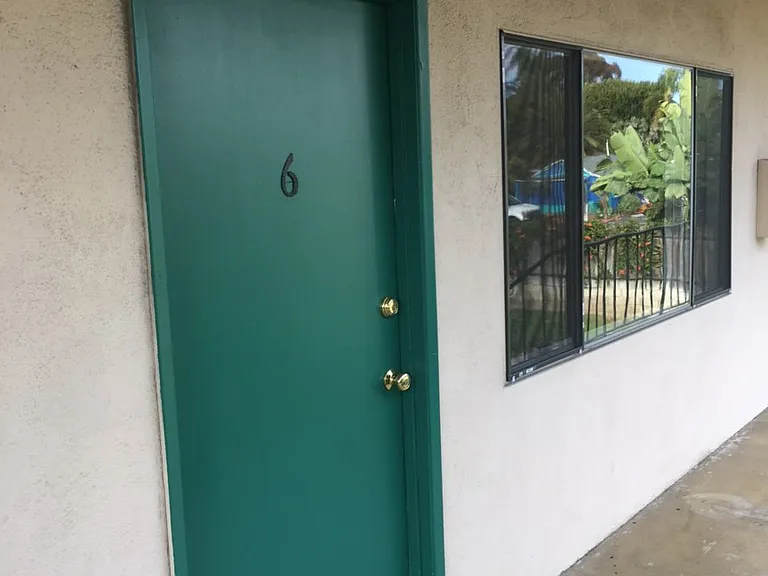 2820 Madison St #6 — Photo 2