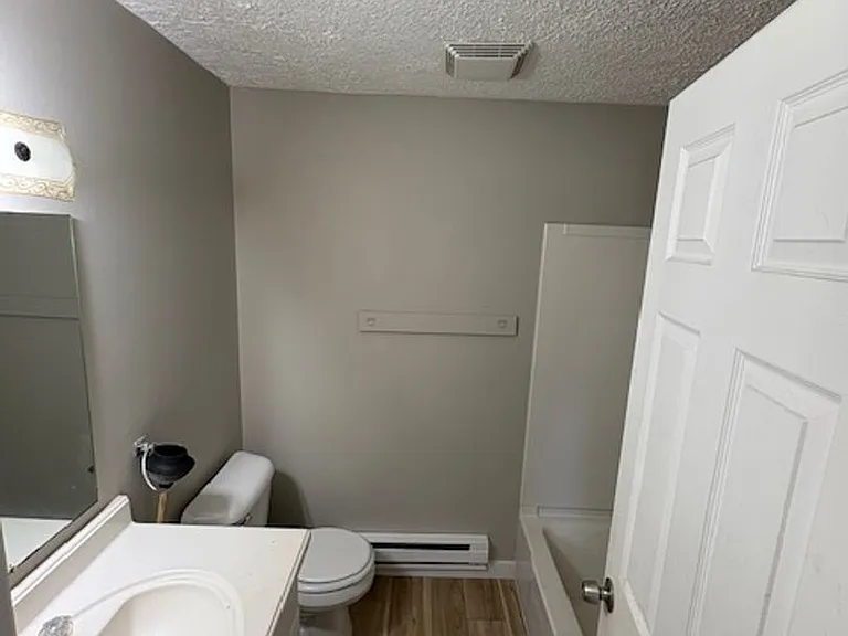 1332 N Chapel St — Photo 3