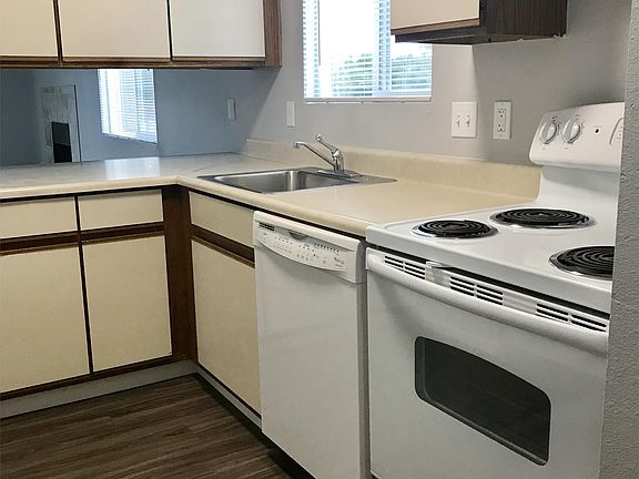 Kitchen w/ new flooring