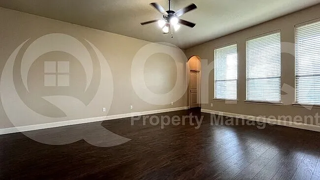 516 Brooke St — Photo 6