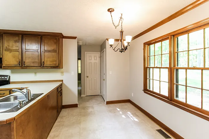 2945 Camary Place Dr SE — Photo 4