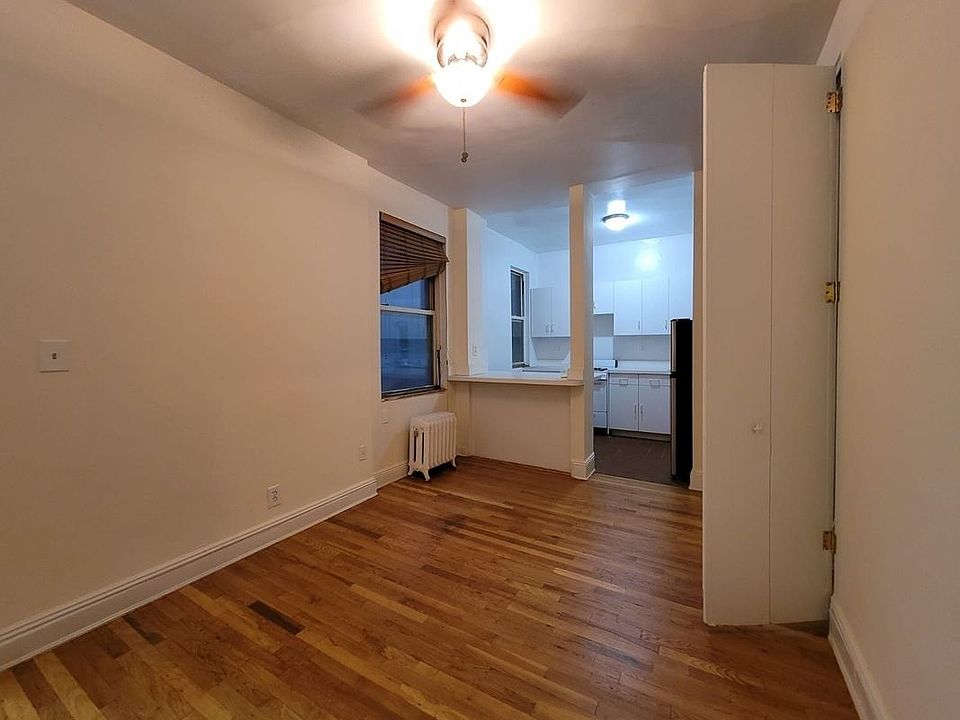 1st image of 410 W 44th St APT 12