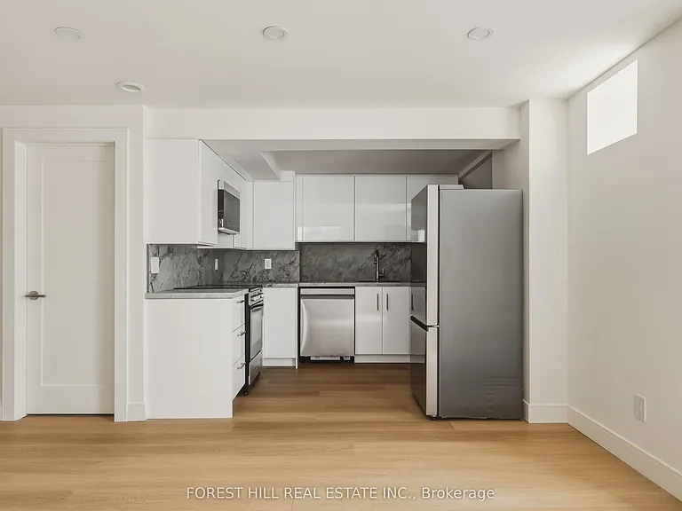 250 Hallam St #LOWER — Photo 4
