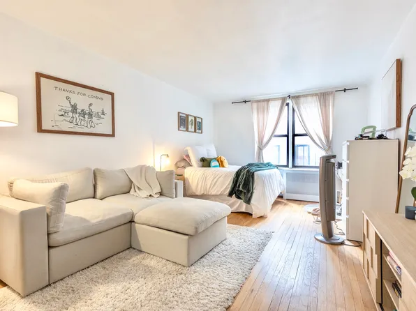 150 East 27th Street image 1 of 11