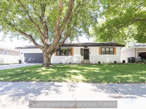 1717 S Garland St, Grand Island, NE 68803