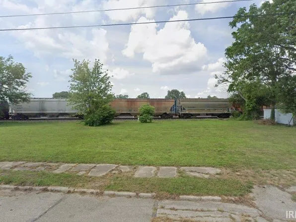 714 E Seymour St, Muncie, IN 47302