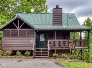 1620 Tirres Hl, Pigeon Forge, TN 37862