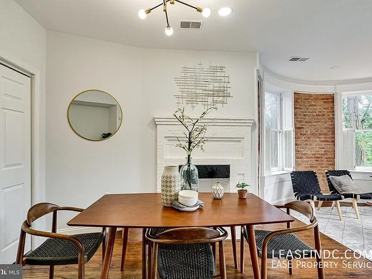 1938 Biltmore St NW #B — Photo 5