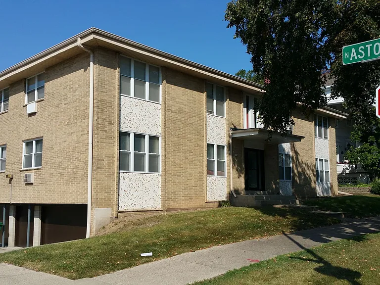1004 E Pleasant St — Photo 18