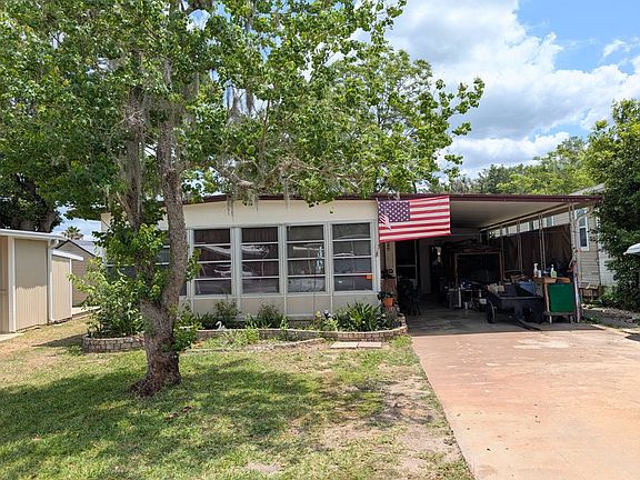 5th image of 1044 Cloverleaf Cir