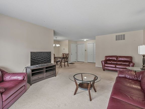 4th image of 326 Park Ave APT 21