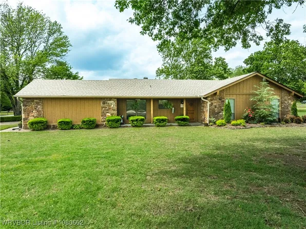 13104 Mine 18 Rd, Fort Smith, AR 72916