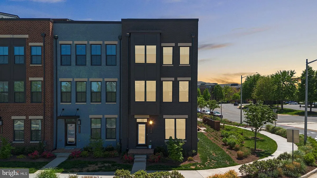 Building Photo - 12998 Hattontown Sq