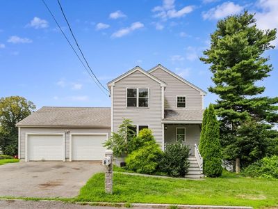 8 Aberdeen St, Lowell, MA, 01850