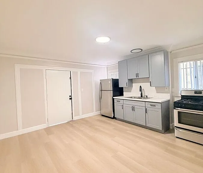 1005 N Berendo St #1 — Photo 1