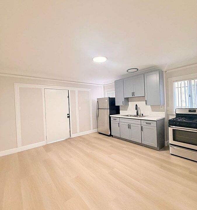 1st image of 1005 N Berendo St APT 1