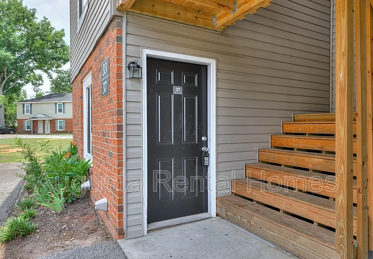 37 Conifer Ct — Photo 5