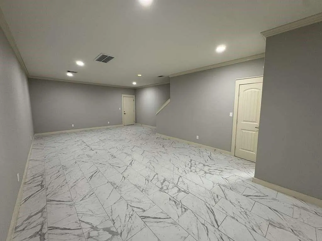 3 bed, 2.5 bath, 1880 sqft, $1,999 — Photo 3