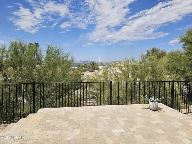 1740 Quartz Ln — Photo 32