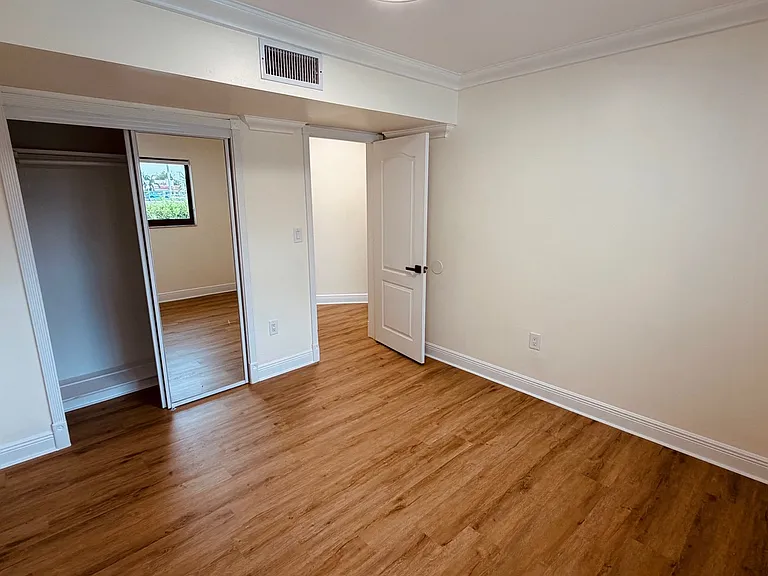 8490 Grand Canal Dr — Photo 10