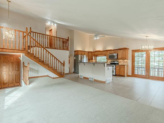 2nd image of 5744 Lacy Rd