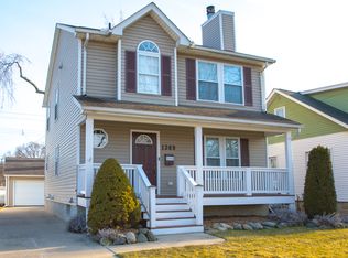 1269 Columbia Rd, Berkley, MI 48072