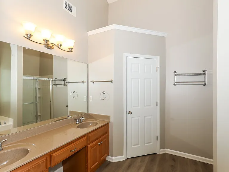 1101 Marsh Ct — Photo 14