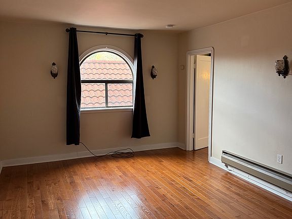 3rd image of 30 W Spain St APT 4