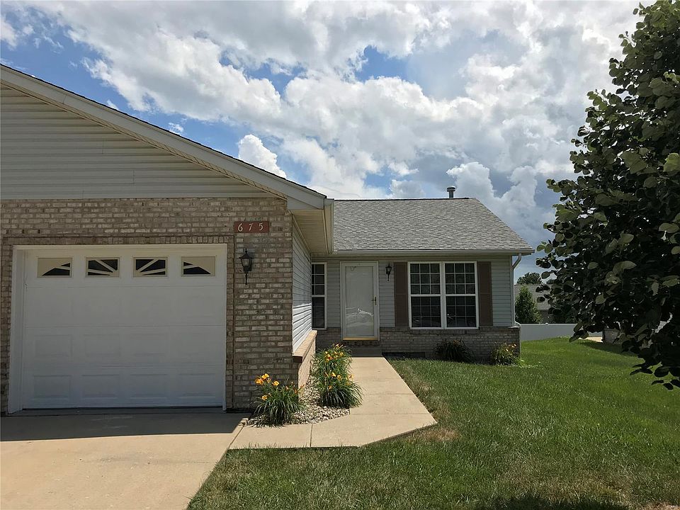 1st image of 675 Carol Ann Dr