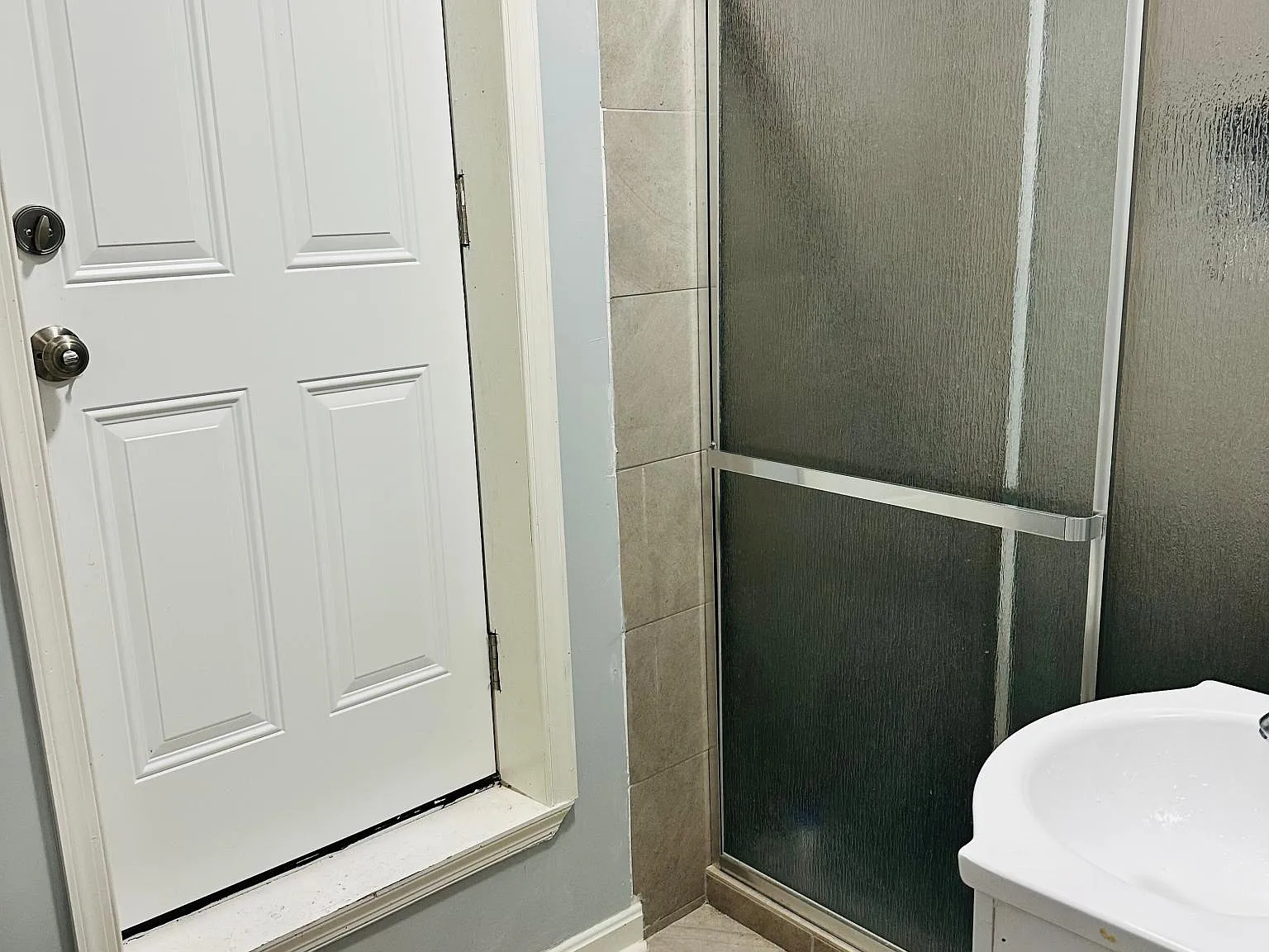 1 bed, 900 sqft, $1,000 — Photo 3