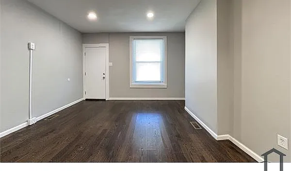 1446 N Edgewood St — Photo 10