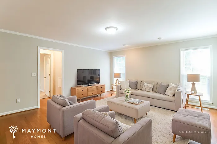 1748 King James Dr — Photo 6