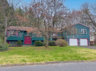 60 White Fox Rd, Feeding Hills, MA 01030
