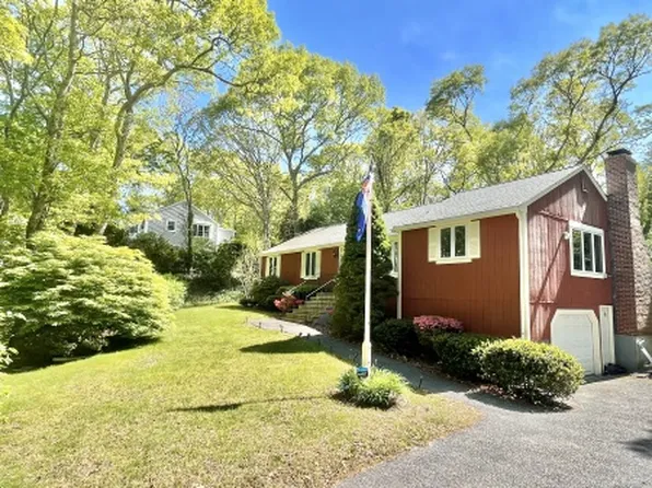 83 Goose Point Rd, Centerville, MA 02632