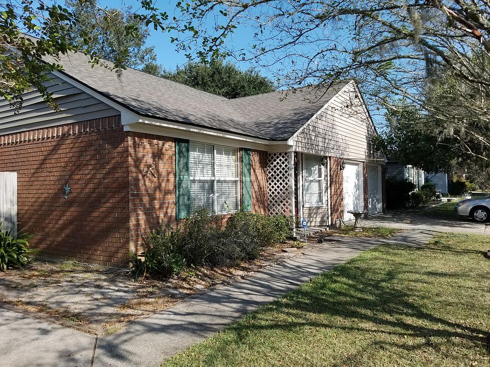 2nd image of 2 Clearwater Ln