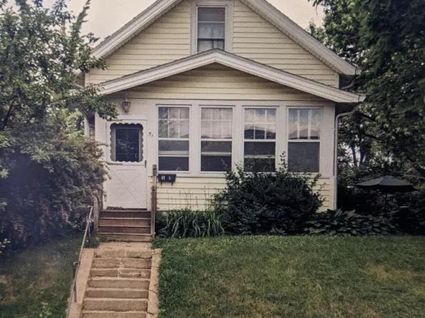 51 Baker St E, Saint Paul, MN 55107