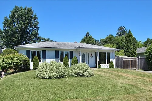 179 Abbotsford Rd Photo 1 179 Abbotsford Rd Photo 1