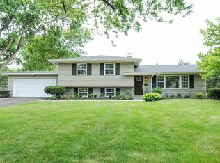 811 Tulip Ln, Naperville, IL 60540