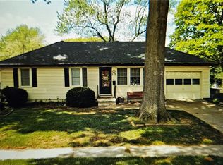 202 SW Pinnell Dr, Lees Summit, MO 64081