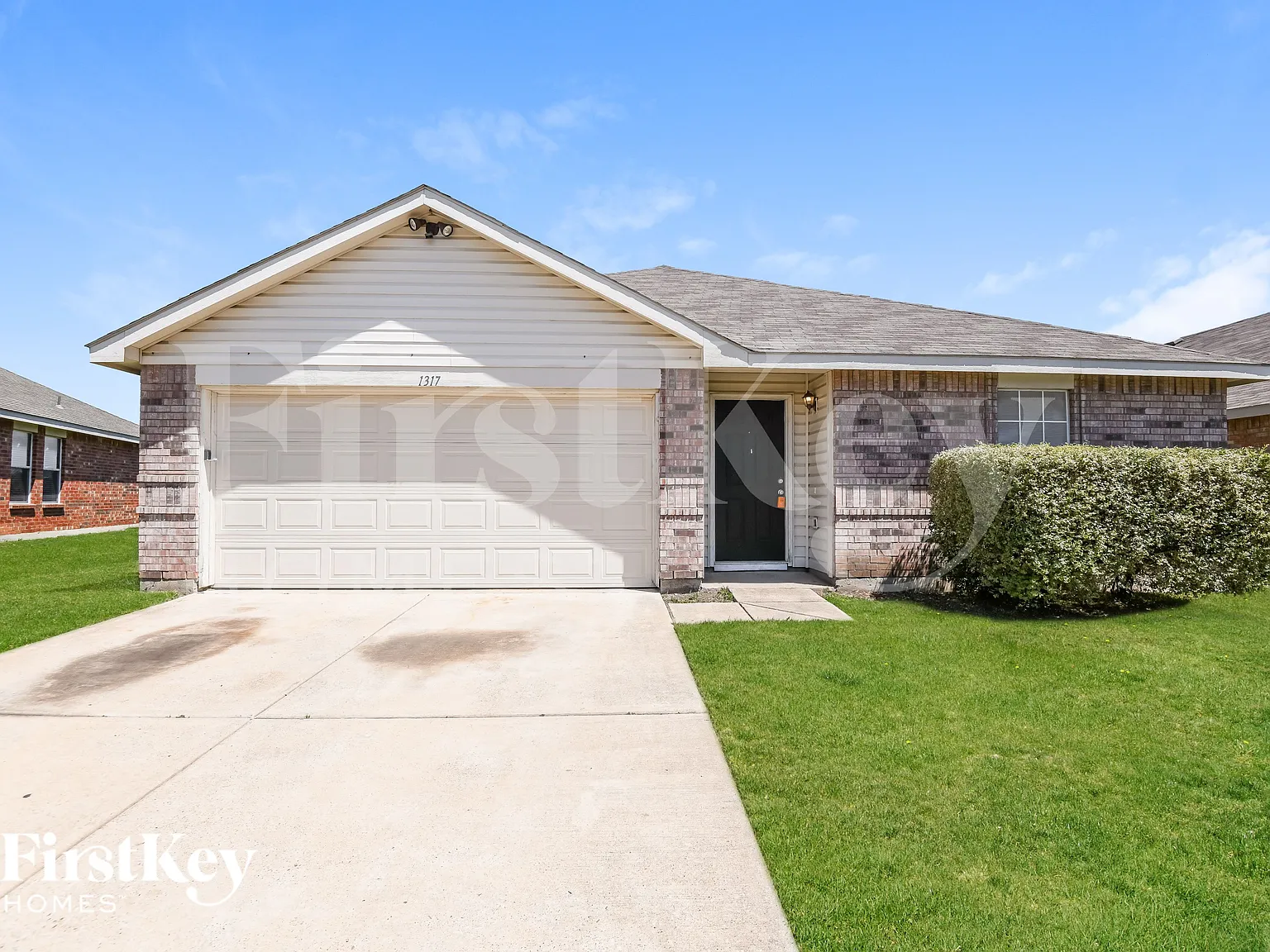4 bed, 2.0 bath, 1964 sqft, $1,895 — Photo 1