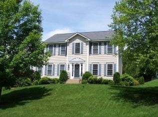 36 Rosegate Farm Dr, Manchester, NH 03109