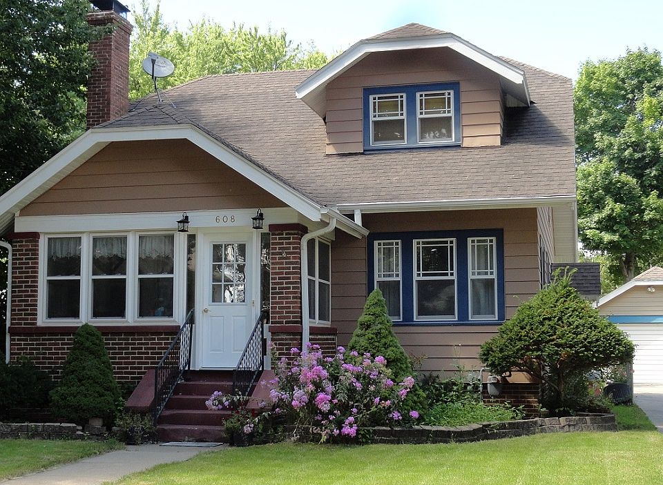 1st image of 608 S 6th Ave W