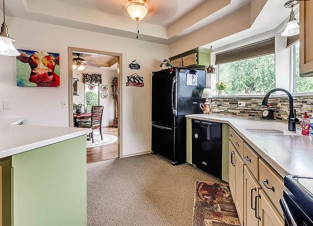 3 bed, 2053 sqft, $1,890 — Photo 3
